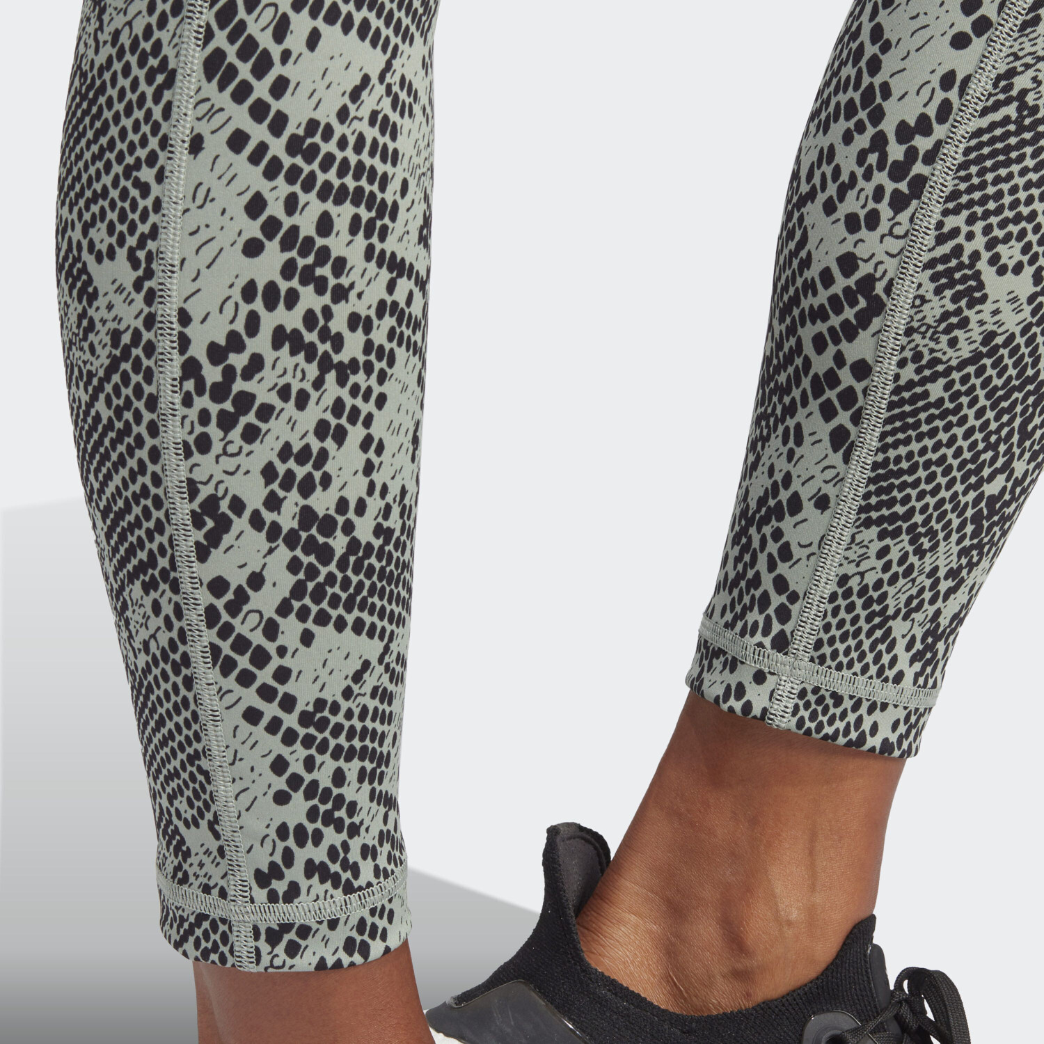 Buy Adidas Optime Stash Pocket Training Animal Print 7/8-Leggings Women  silver green/black from £23.00 (Today) – Best Deals on