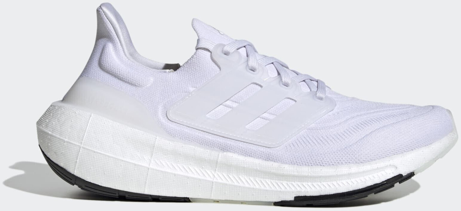Ultraboost hotsell crystal white