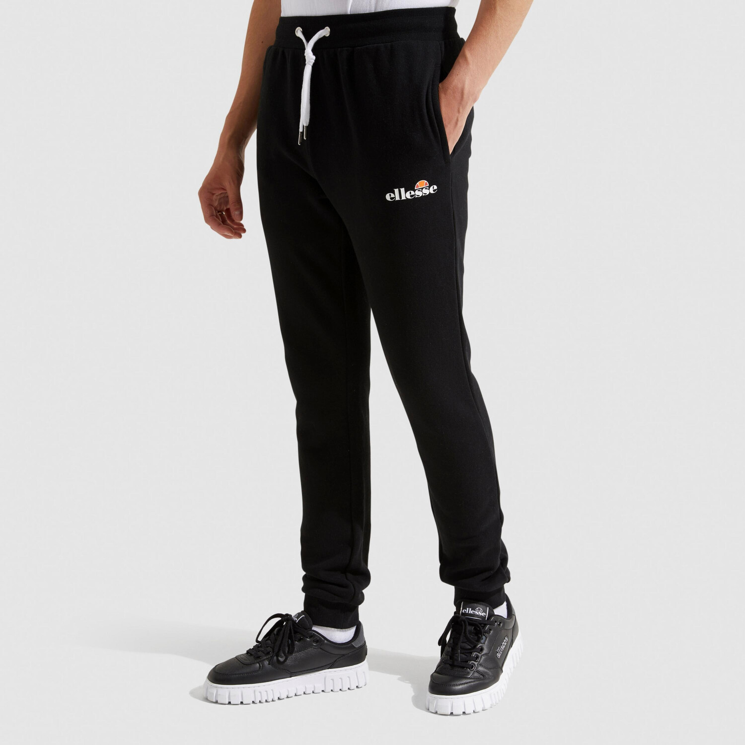 Ellesse Granite Sweatpants Men SHK12643 black au meilleur prix sur idealo