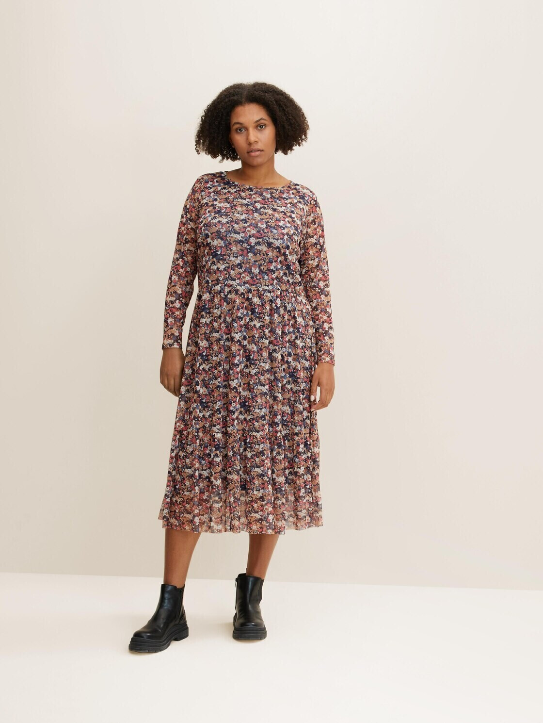 TOM TAILOR Damen Plussize-Kleid Mit Raffungen – Lockere Passform, 7/8-Ärmel & V-Ausschnitt In Gr. 44-54
