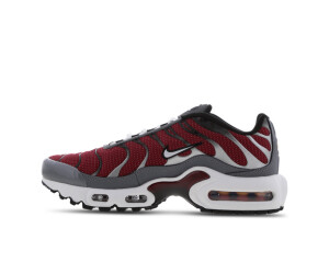 Kids hot sale red nikes