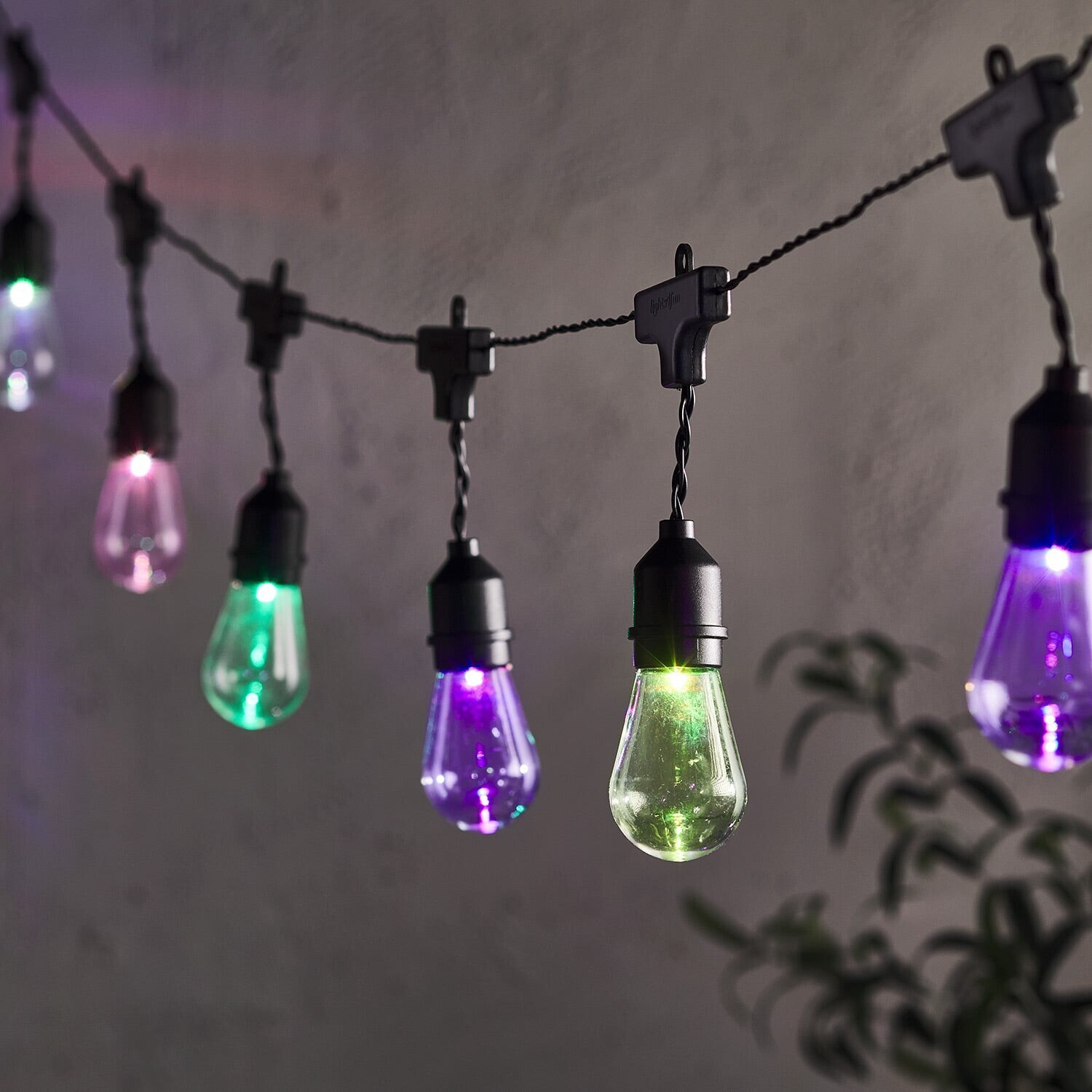 Lights4fun 2x 10-delige LED Party Lichtsnoer Edison Heldere Plexiglas Bollen Batterij Gevoede Gloeilampen