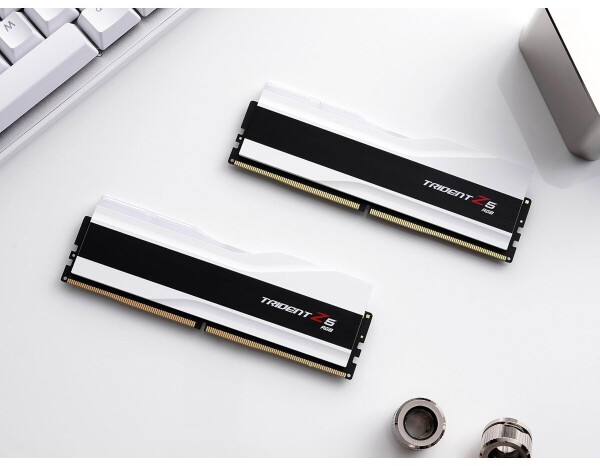 G.Skill Trident Z5 RGB 48GB Kit DDR5-8200 CL40 (F5-8200J4052F24GX2-TZ5RW), Bild 3