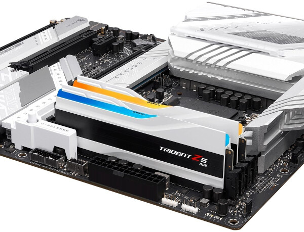 G.Skill Trident Z5 RGB 48GB Kit DDR5-8200 CL40 (F5-8200J4052F24GX2-TZ5RW), Bild 4