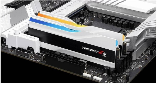 G.Skill Trident Z5 RGB 48GB Kit DDR5-8200 CL40 (F5-8200J4052F24GX2-TZ5RW), Bild 6