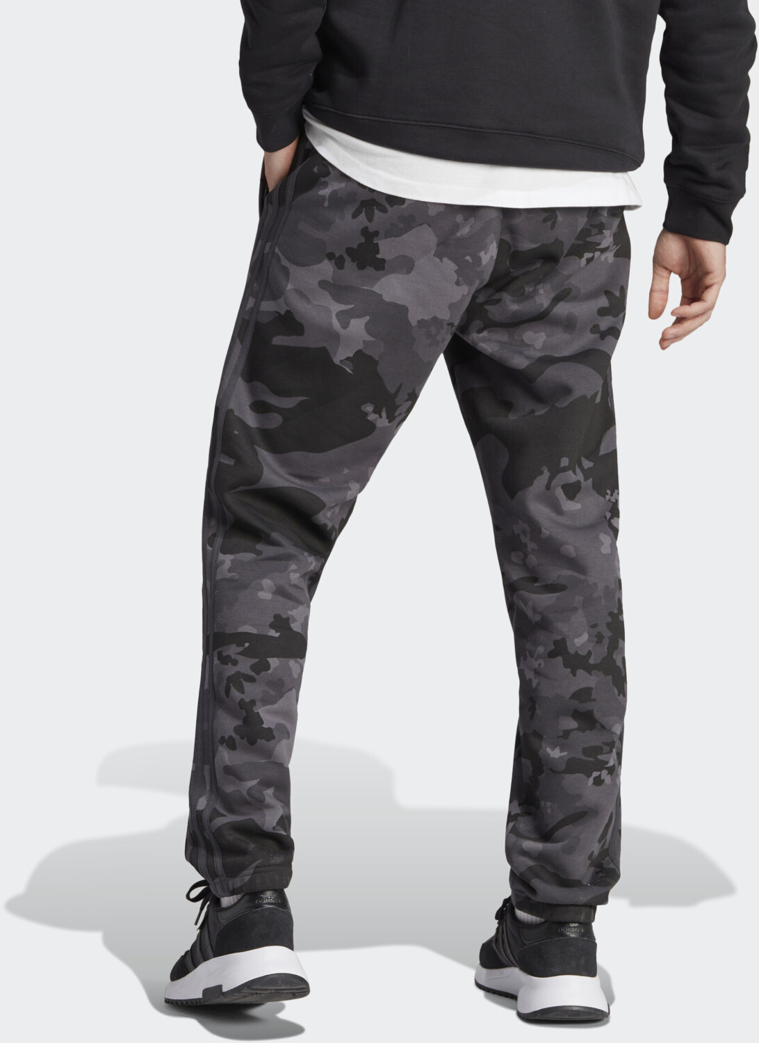 Adidas Man Graphics Camo Jogging Pants Carbon (IK3539) ab 51,99 € |  Preisvergleich bei