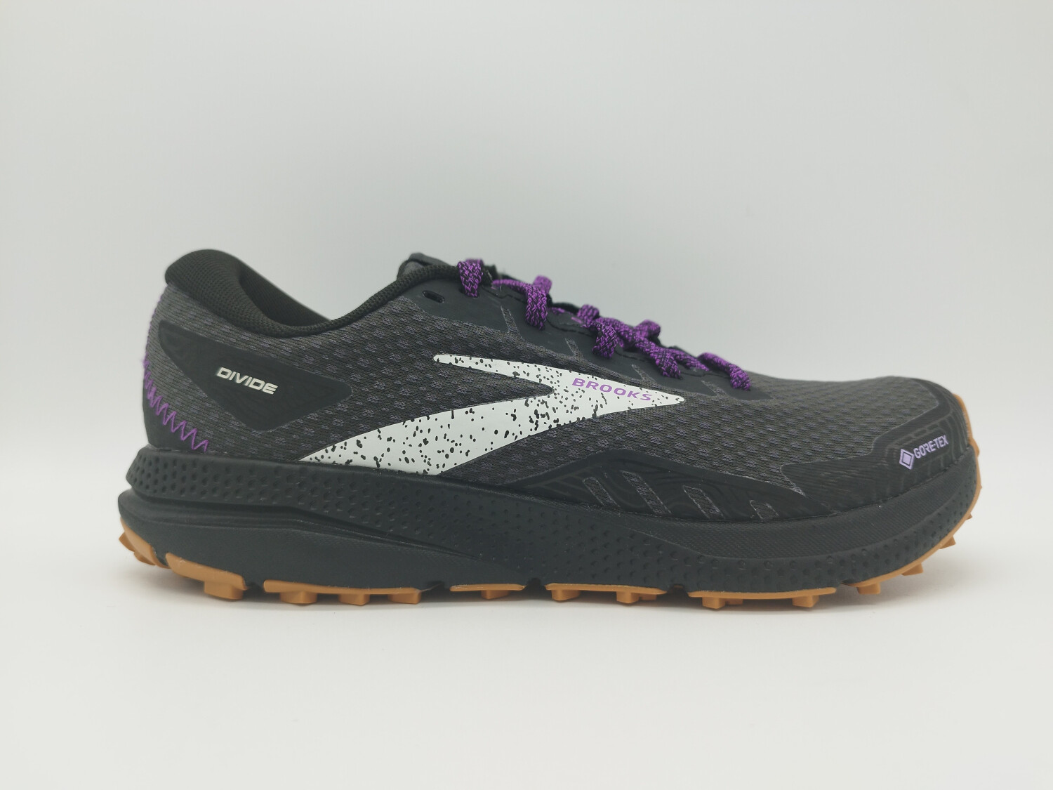Brooks Divide 4 GTX Women (120393-1B) black/blackend pearl/purple