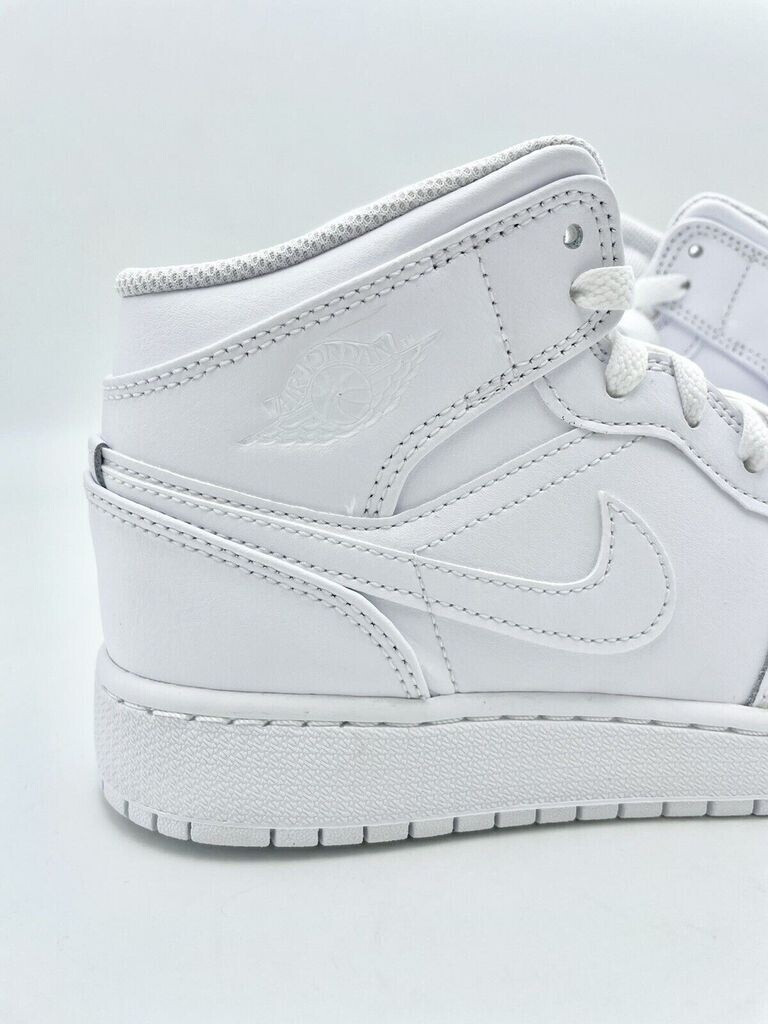 White outlet jordans kids