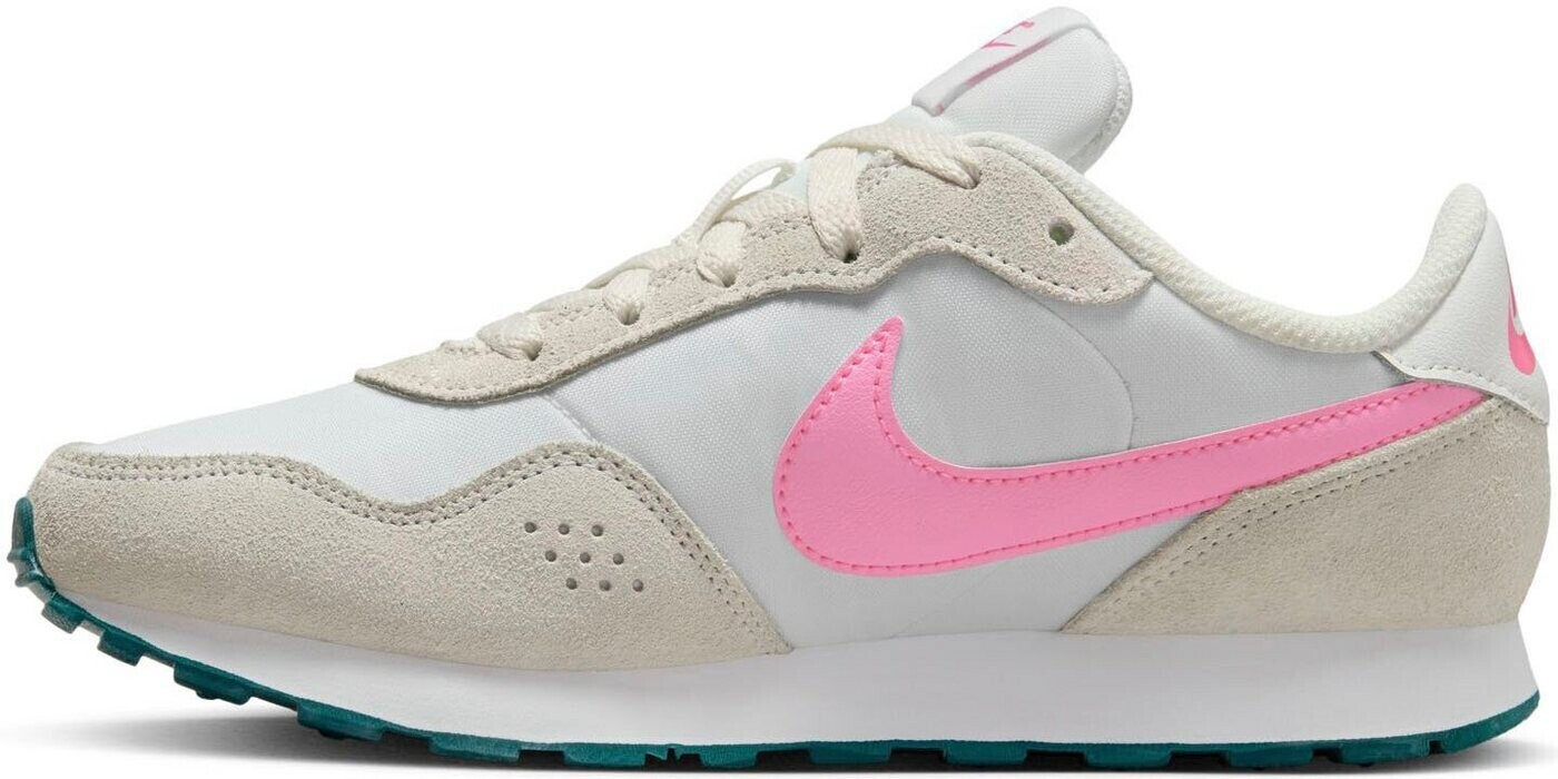 Buy Nike MD Valiant £28.00 spell/white/geode Youth from teal summit Best on – white/pink (Today) Deals (CN8558)