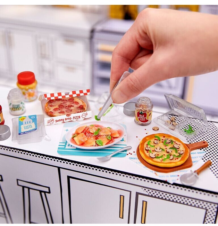 MGA's Miniverse Series 2 Make It Mini Food Diner - DIY Food