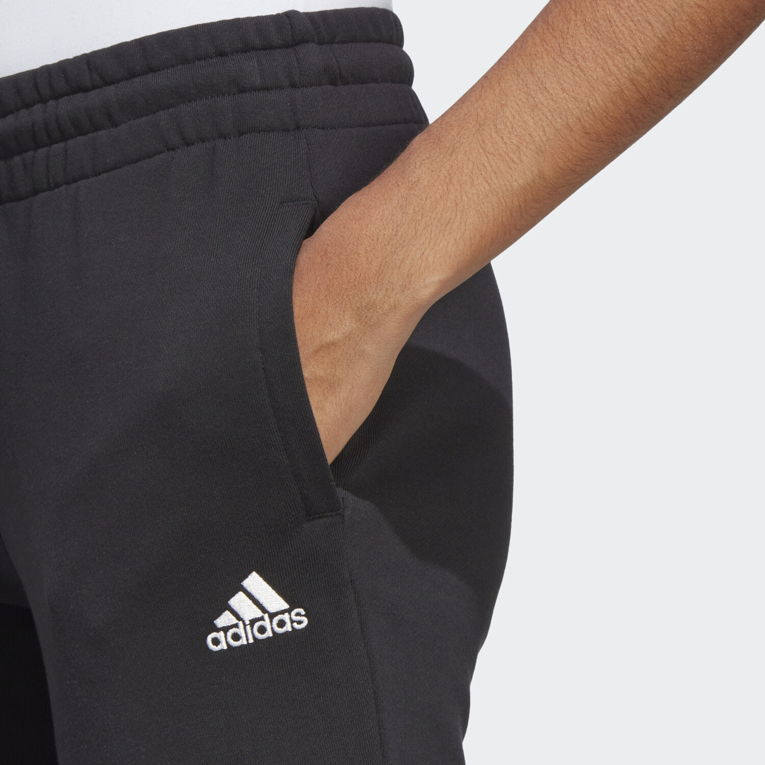 Adidas Woman Essentials Linear French Terry Cuffed Pants Tall black white IC6868 ab 25 85 Preisvergleich bei idealo