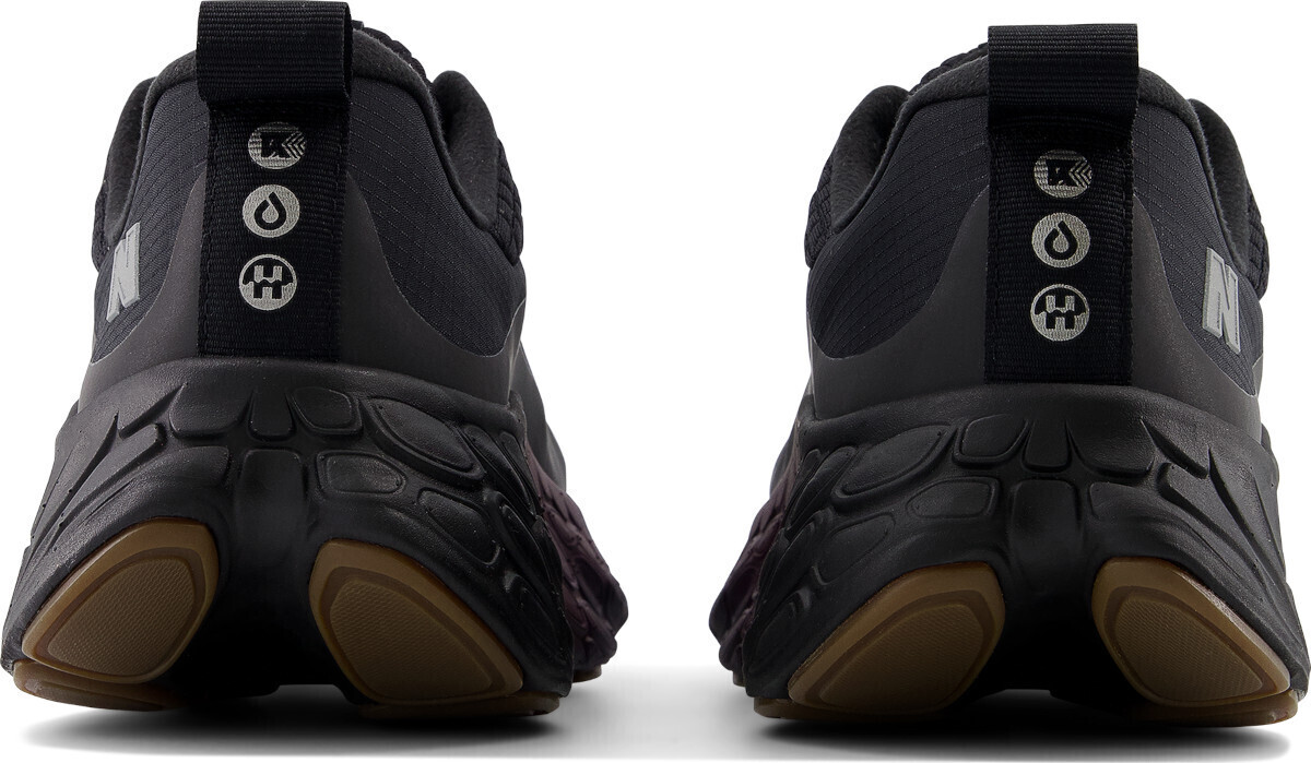 New Balance Fresh Foam X More v4 Permafrost black burgundy a 109