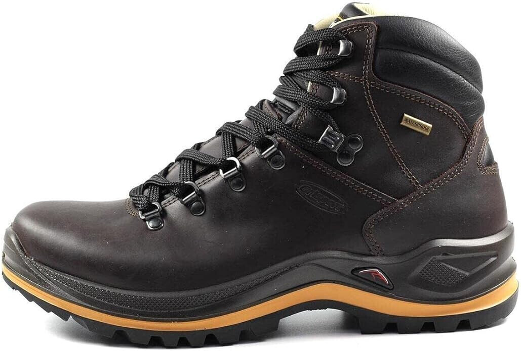 Wide Fit Walking Boots vs Regular Fit: What's The Difference? - Grisport