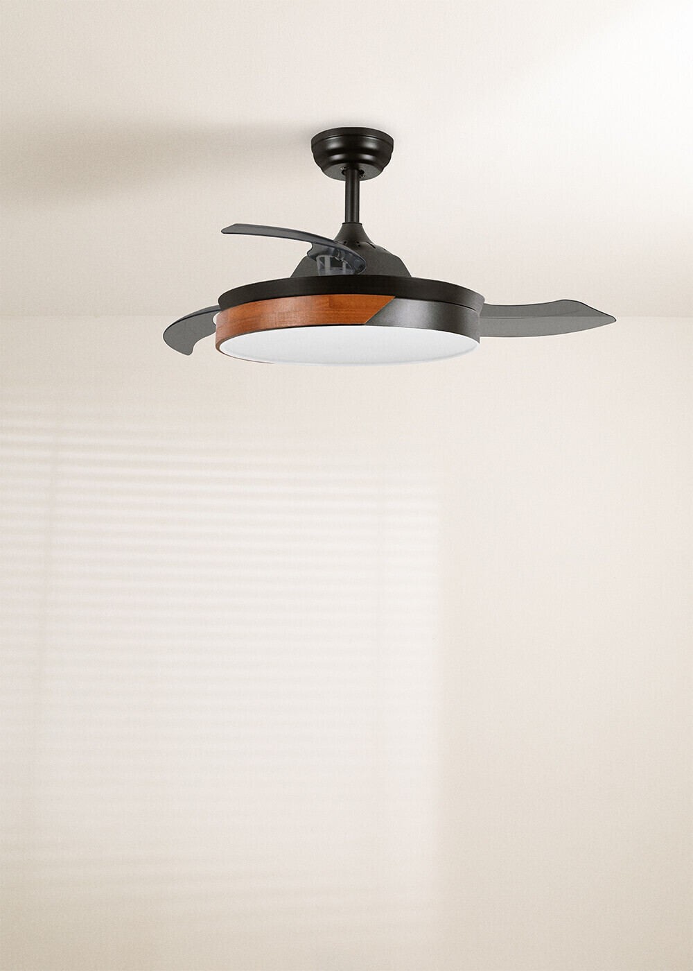 CREATE WIND CLEAR Black & Dark Wood