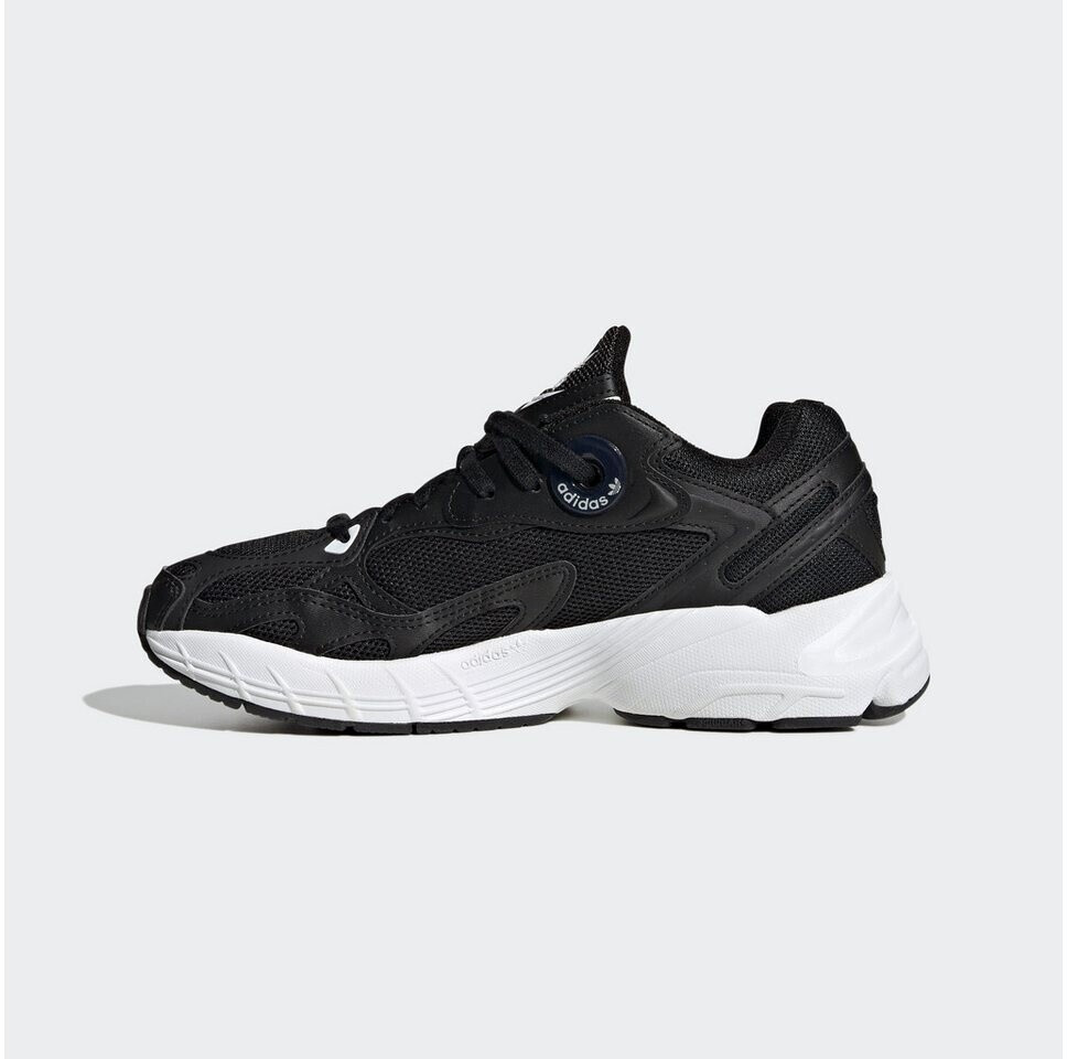 Adidas Astir Women core black/core black/cloud white (IE9886)