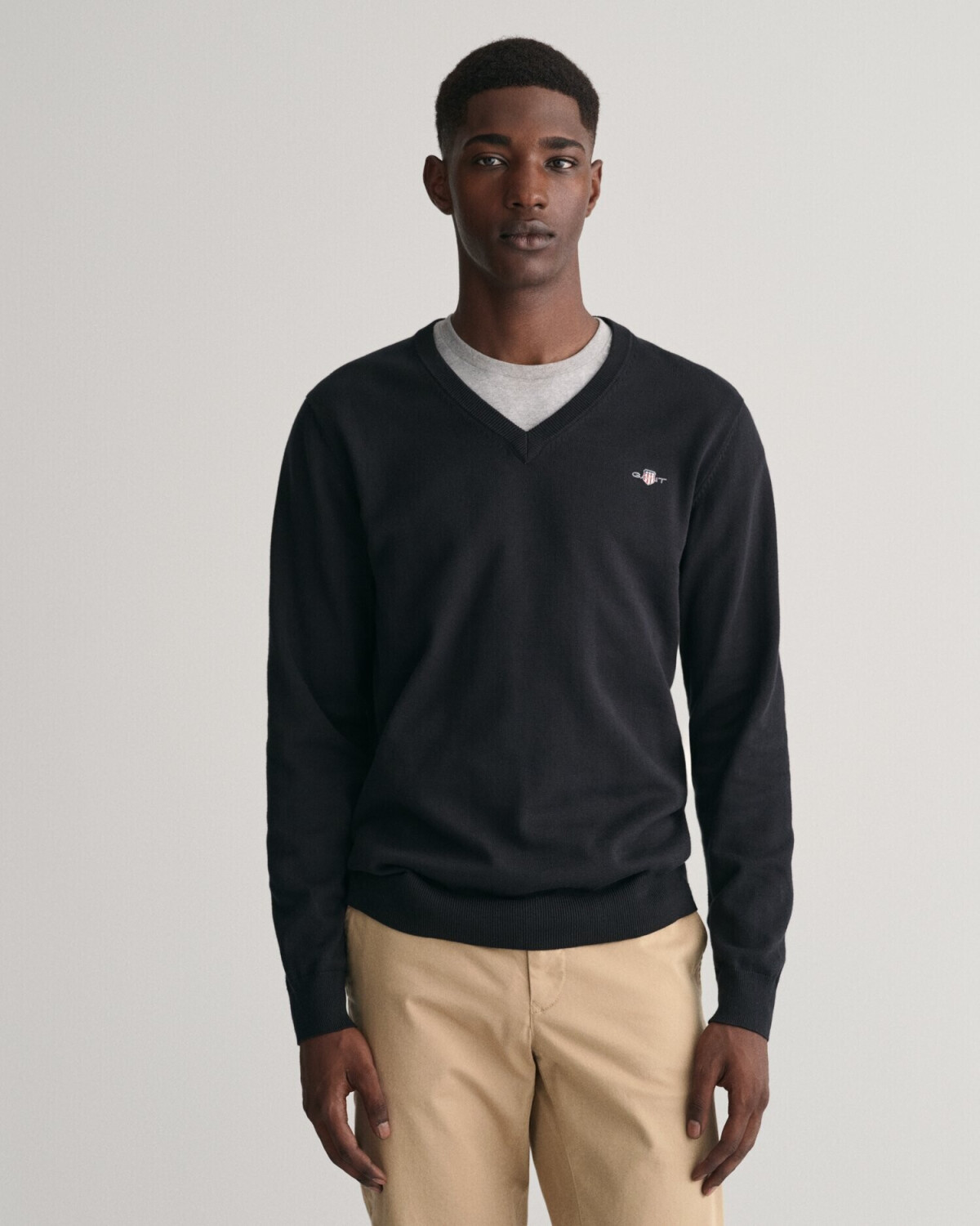 GANT Classic V-neck sweater made of cotton (8030562-5) black
