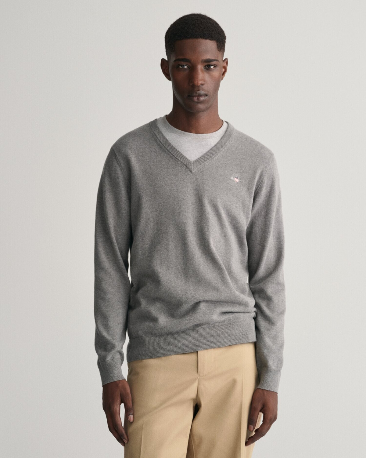 GANT Classic V-neck sweater made of cotton (8030562-92) gray