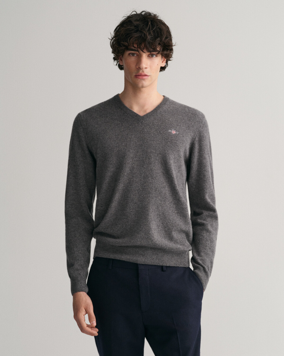 GANT Superfine Lambswool V-Neck Pullover (87212-90) grey