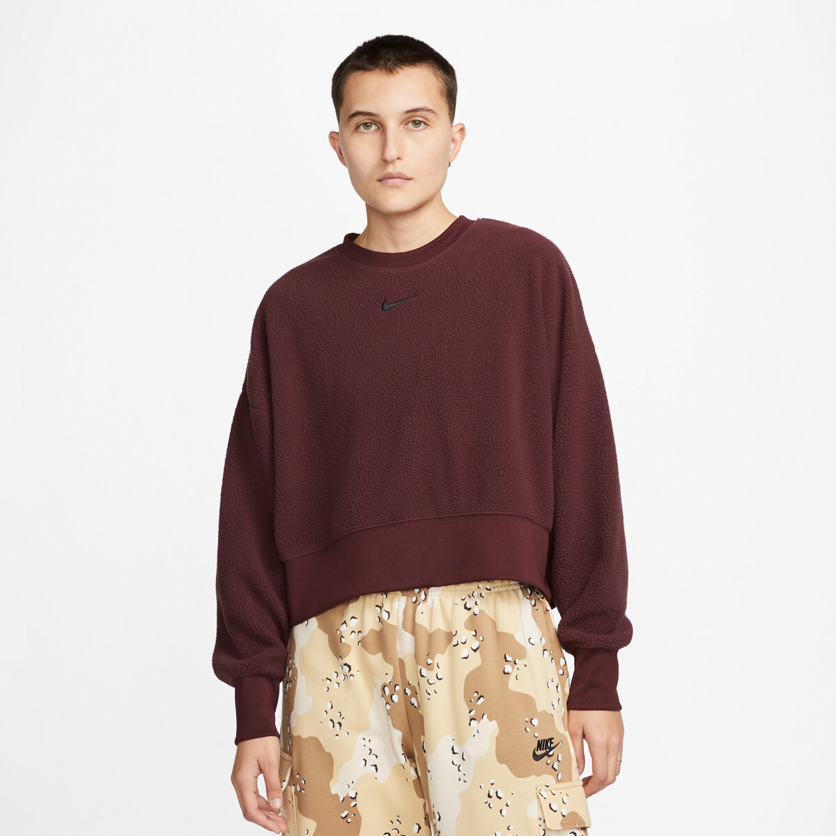 Nike Sportswear Plush Women's Oversized Crew-Neck Mod Crop Sweatshirt (DQ6844) burgundy crush/black