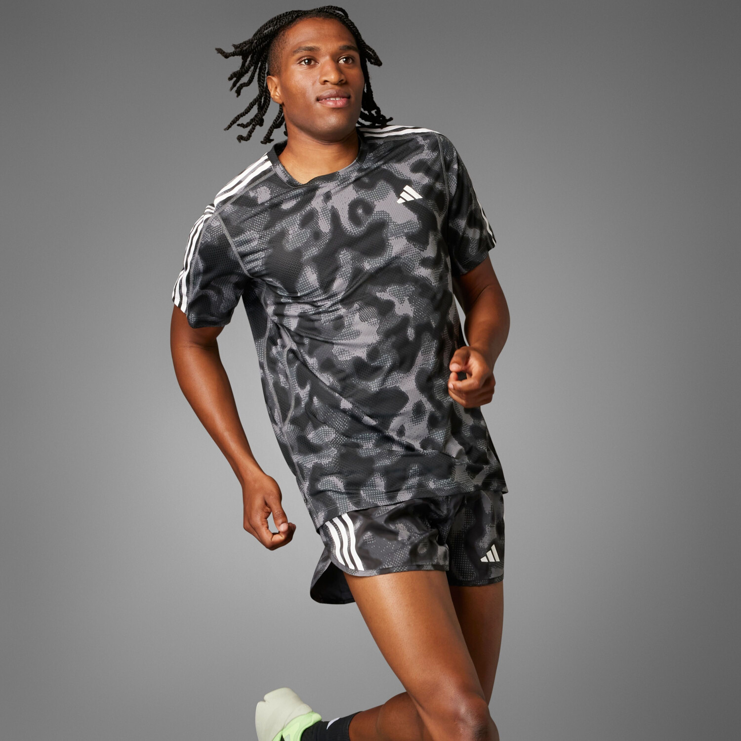 Adidas Own the Run 3 Stripes Allover Print T Shirt Men ab 34 99 Preisvergleich bei idealo