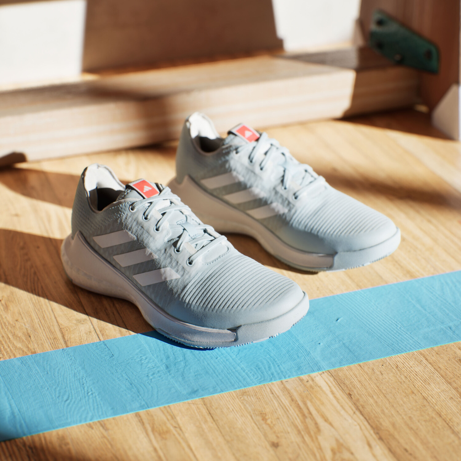 Adidas Crazyflight Women ice blue cloud white bright red IG3969 ab 99 95 Preisvergleich bei idealo.at
