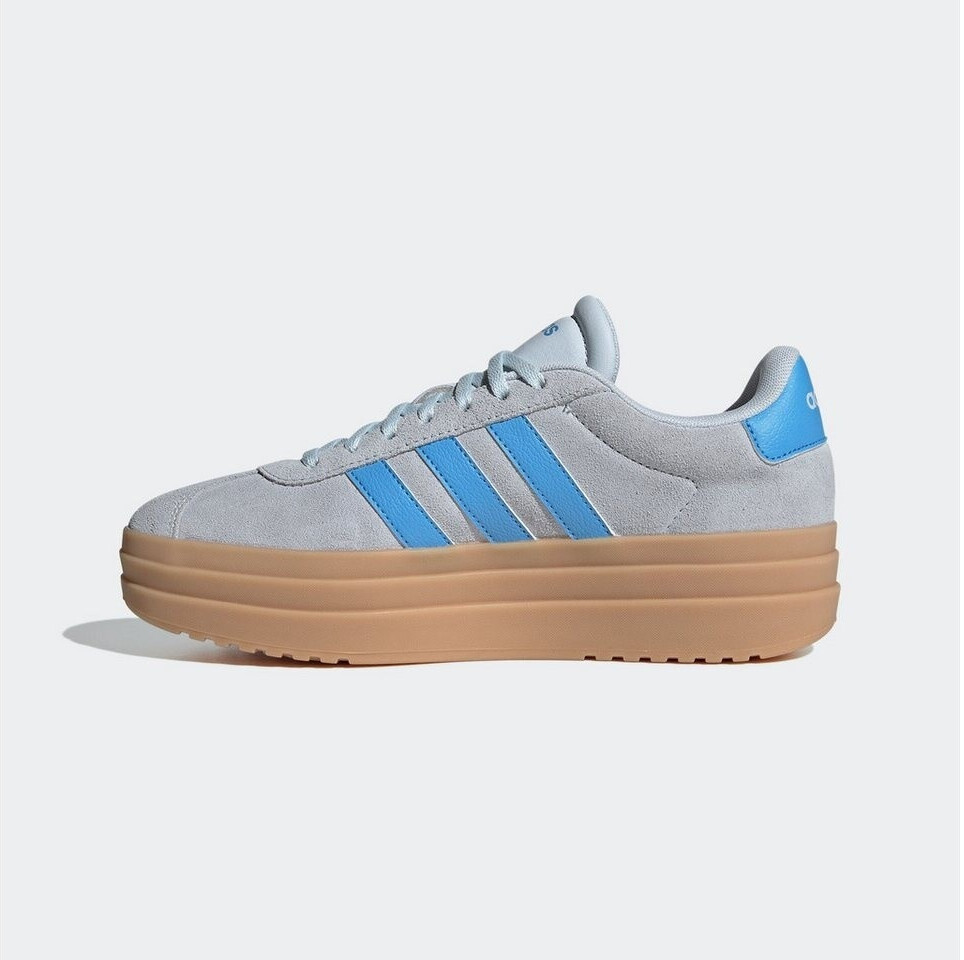 Cyber wom adidas store