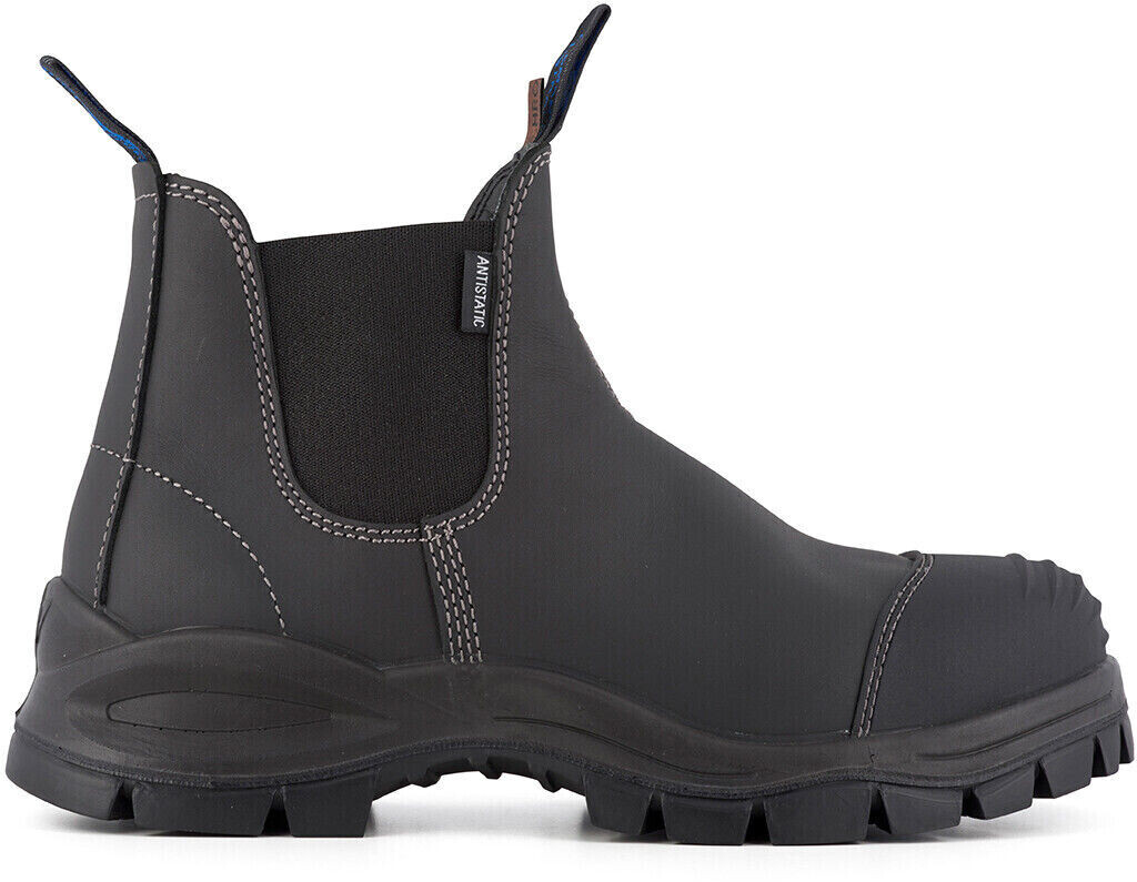 Blundstone made of black leather with steel toe cap