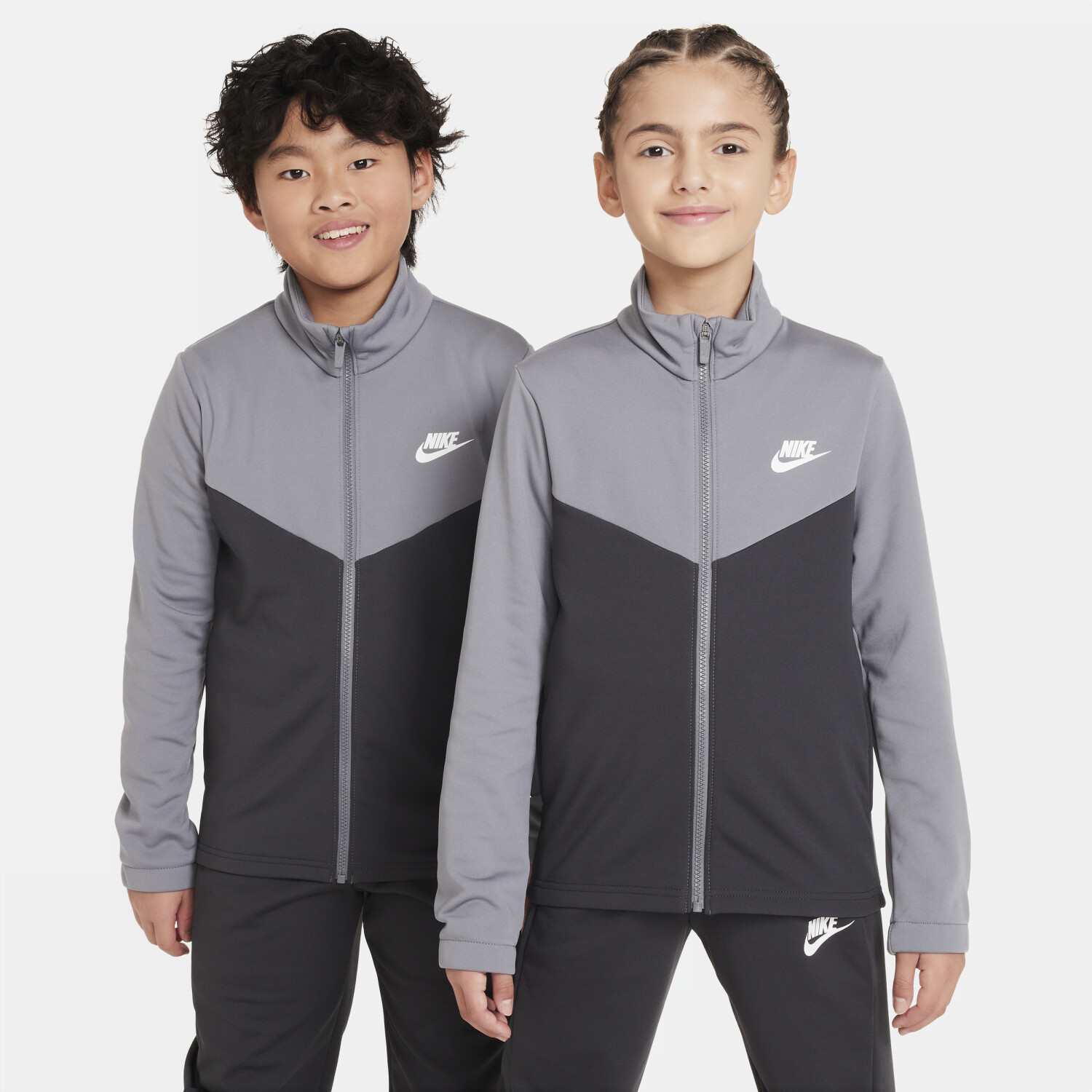 Nike Sportswear Tracksuit Kids FD3067 smoke grey anthracite white a 54 85 oggi Migliori prezzi e offerte su idealo