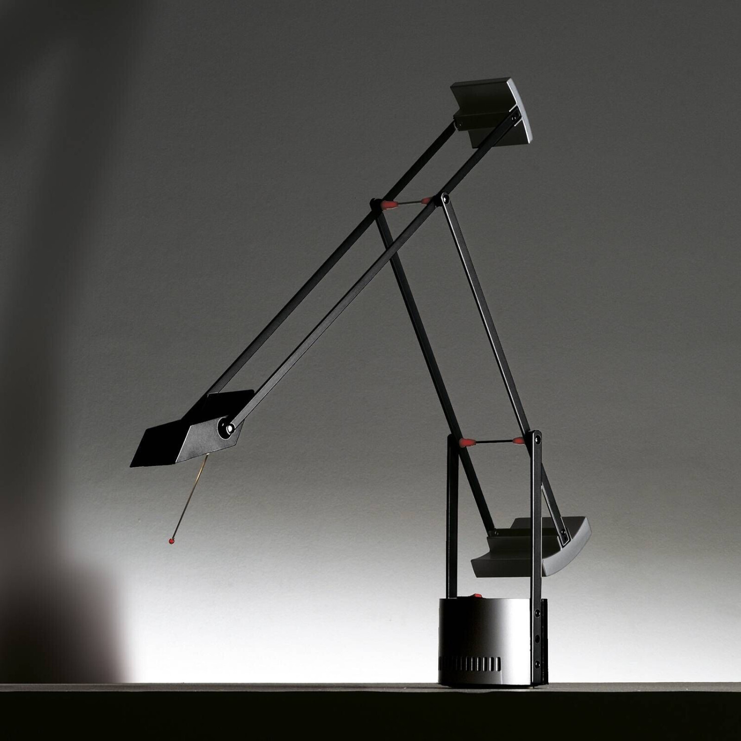 Artemide Tizio Micro desk lamp Ø 9x76 cm black