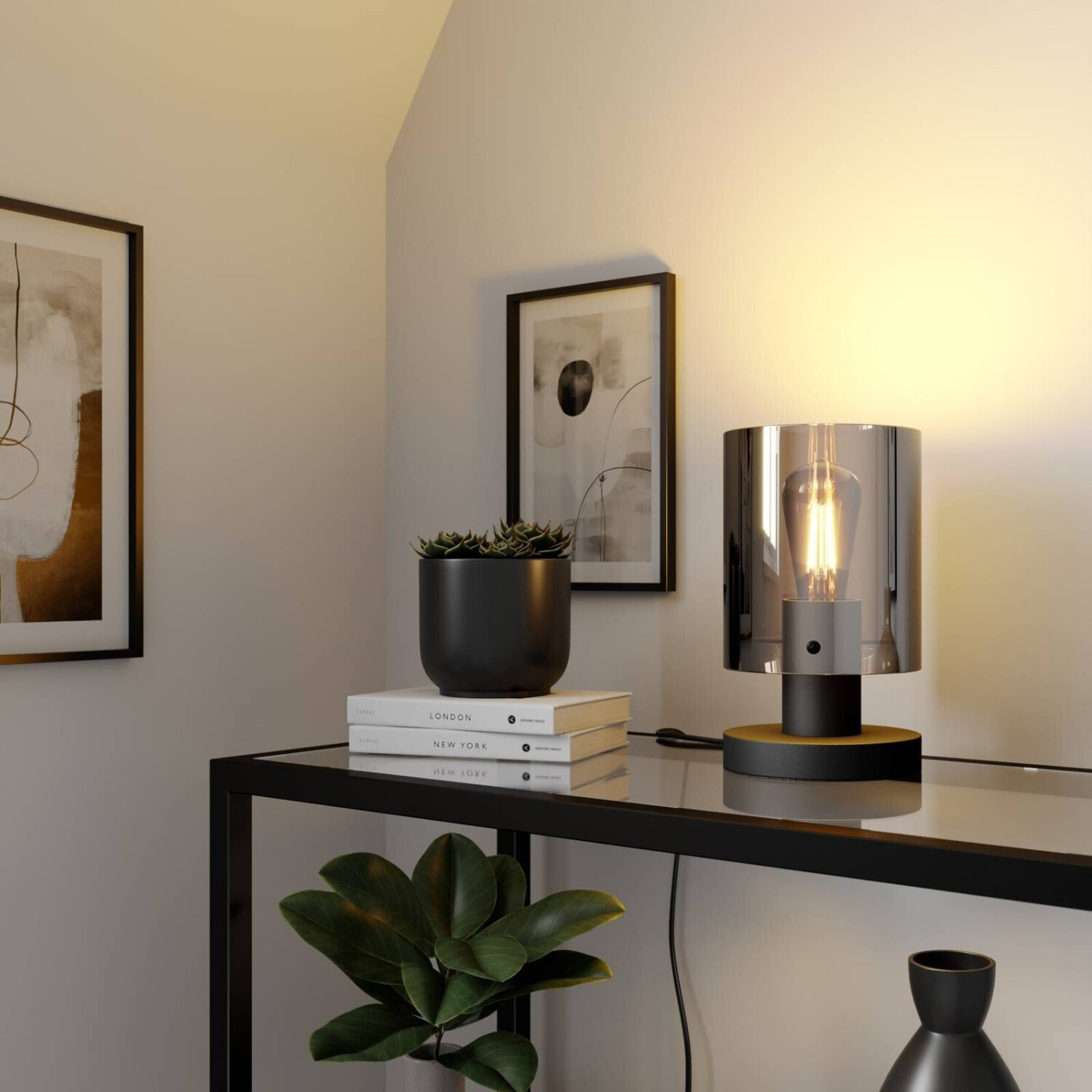 Lindby Kourtney table lamp with glass shade