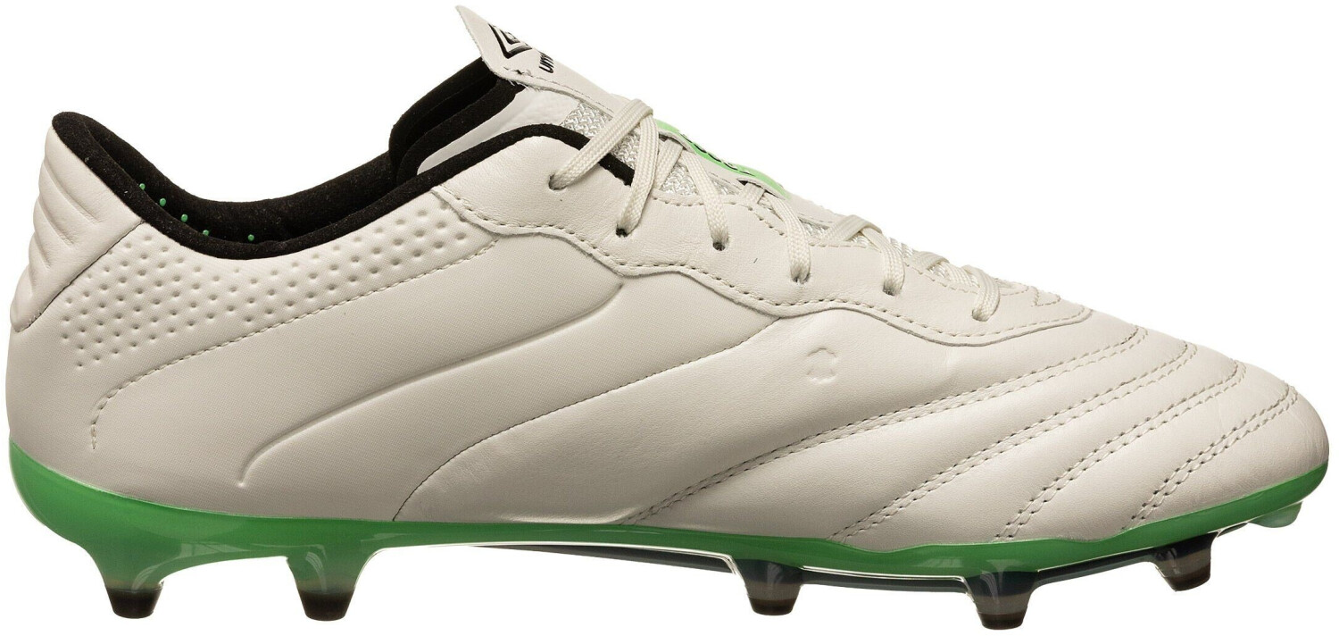 Umbro Tocco III Pro FG Football Shoe beige