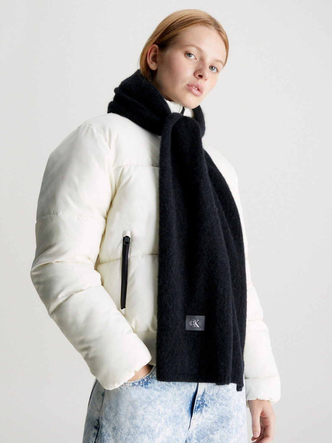 Calvin Klein Minimal Monogram Textured Scarf (K60K611264) black