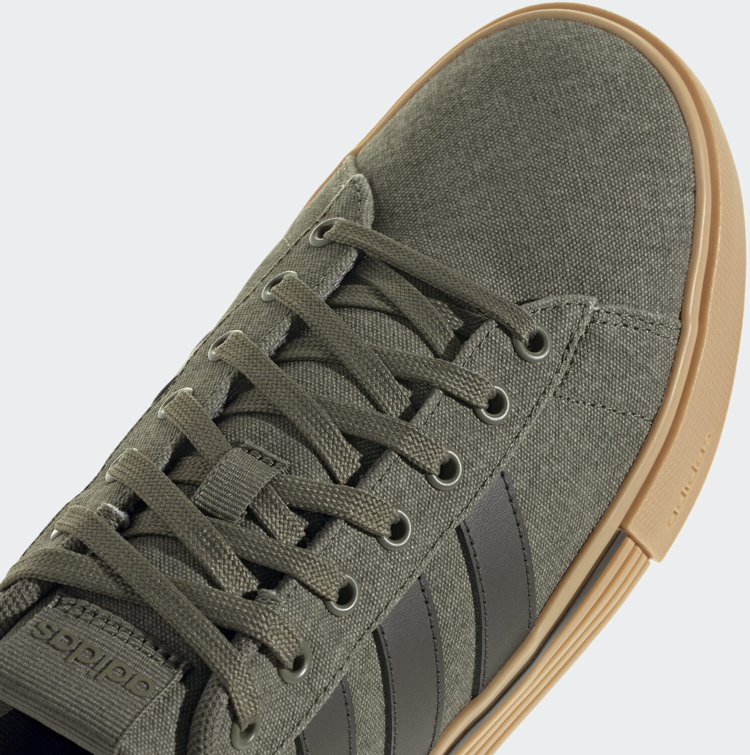 お得なセール情報 Daily Adidas Buy 4.0 from olive/gum strata/shadow daily メンズウェア