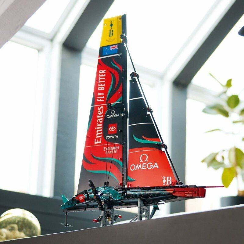 LEGO Technic Yacht Emirates Team New Zealand AC75 42174 Les Soldes arrivent le 8 janvier 2025 idealo