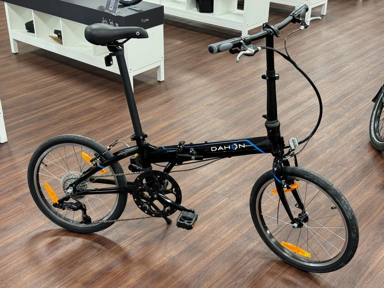 Harga dahon vitesse d8 shop