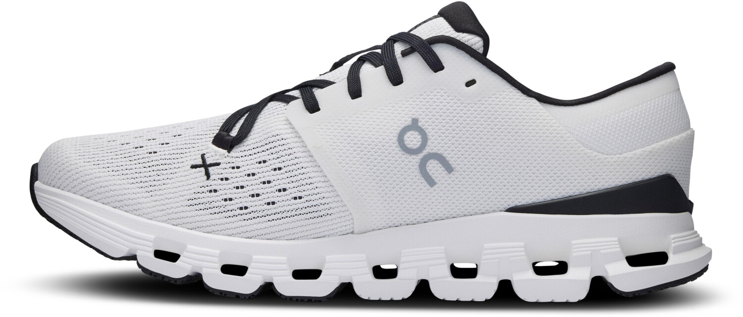 On Cloud X 4 Women ivory/black