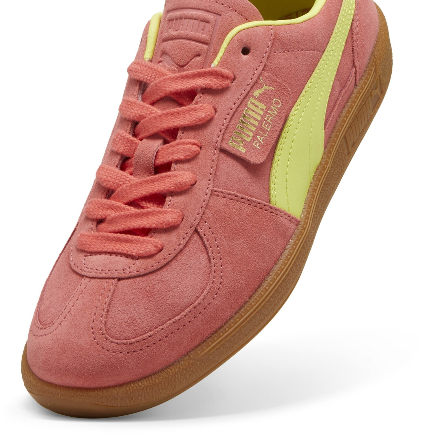 Salmon pumas deals