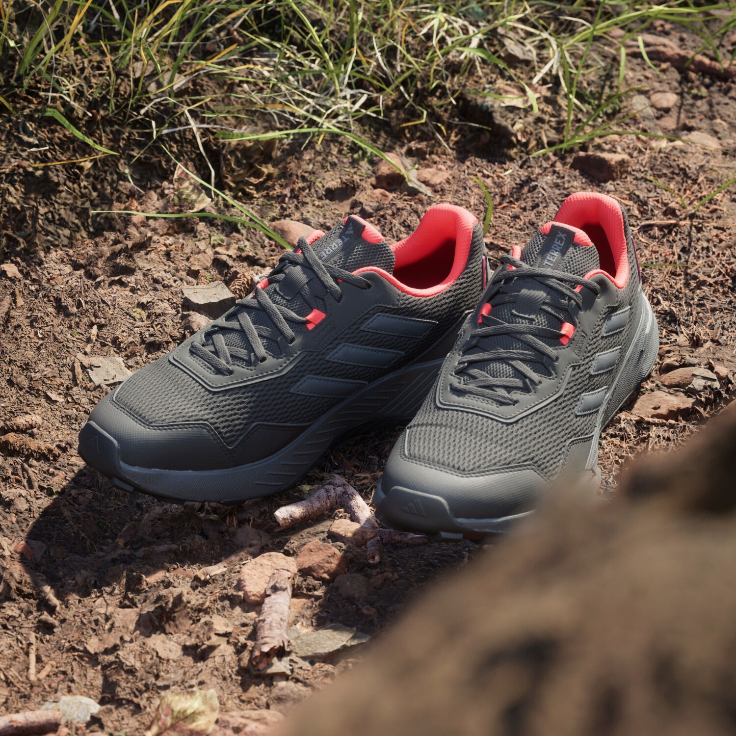 Adidas outdoor terrex tracefinder store
