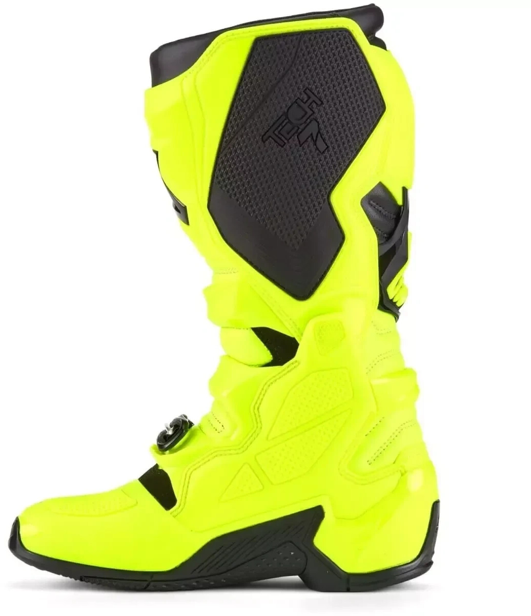 Black and yellow 7s store