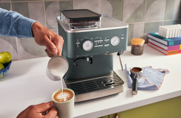 KitchenAid halbautomatische Espressomaschine 5KES6551ECA Liebesapfel Rot, Bild 9