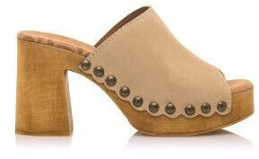 Mustang Mtng 53672 beige sandals made of coyote leather