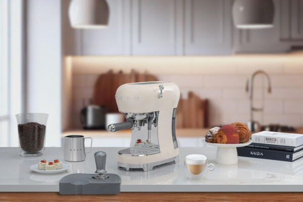 Smeg ECF02CREU Crème, Bild 8