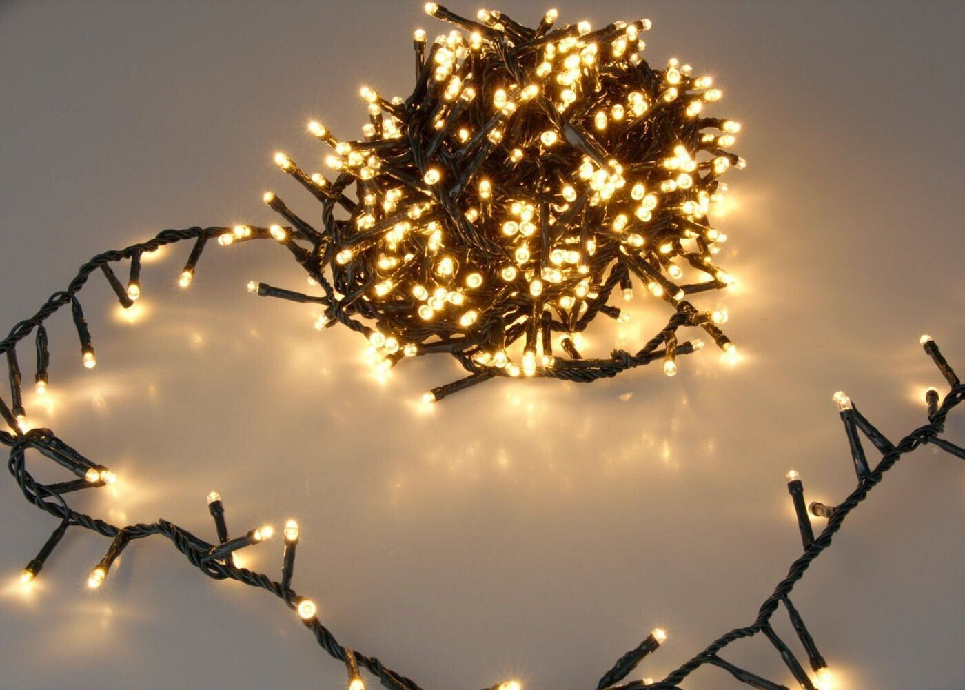 Spetebo LED light chain extra warm white - 16 m / 800 LEDs - Christmas tree decoration lighting for inside and outside
