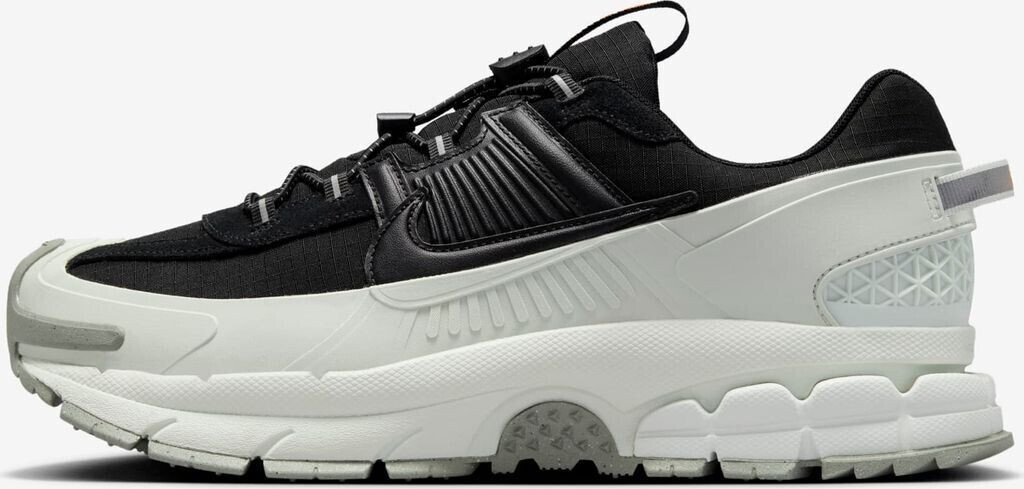 Nike Zoom Vomero Roam winterproof shoe (FV2295-001) black/light silver/jade horizon/black