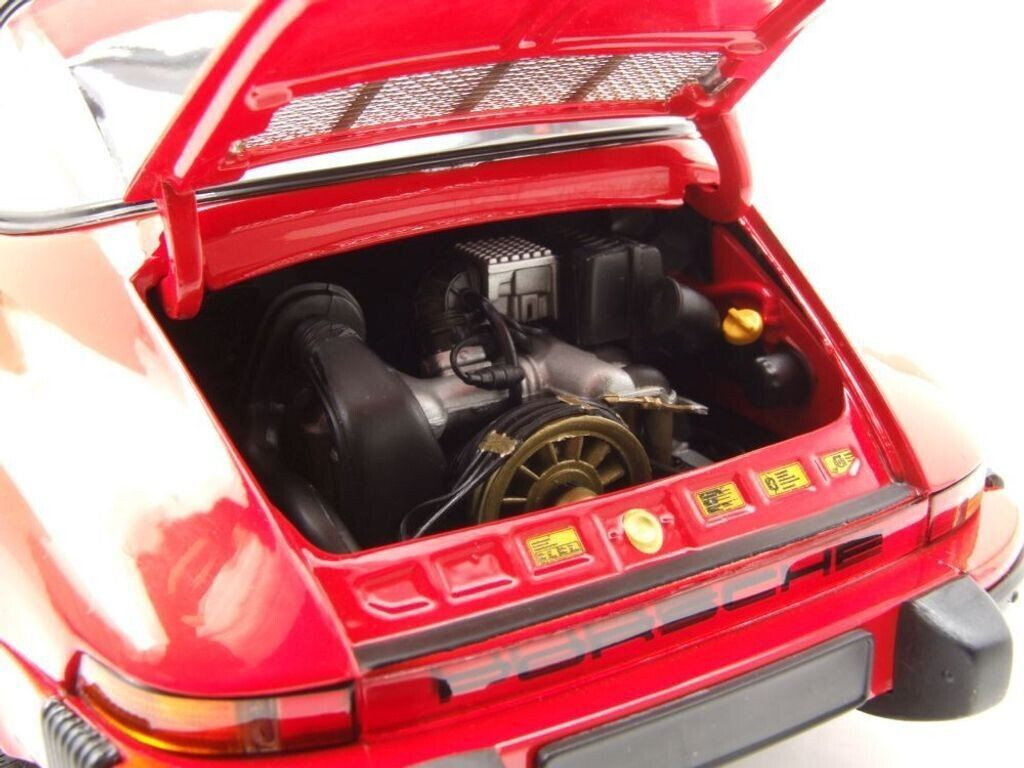 Minichamps 1:18 Porsche 911 Carrera 3.2 Targa year1983 red