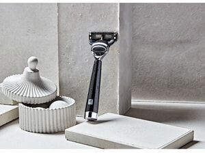 ZWILLING Razor with black precious resin handle