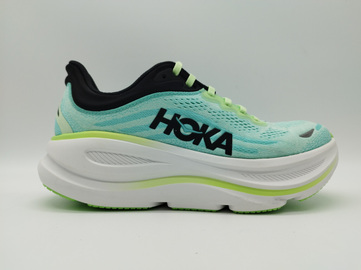 Hoka Bondi 9 luna moth/blue spark