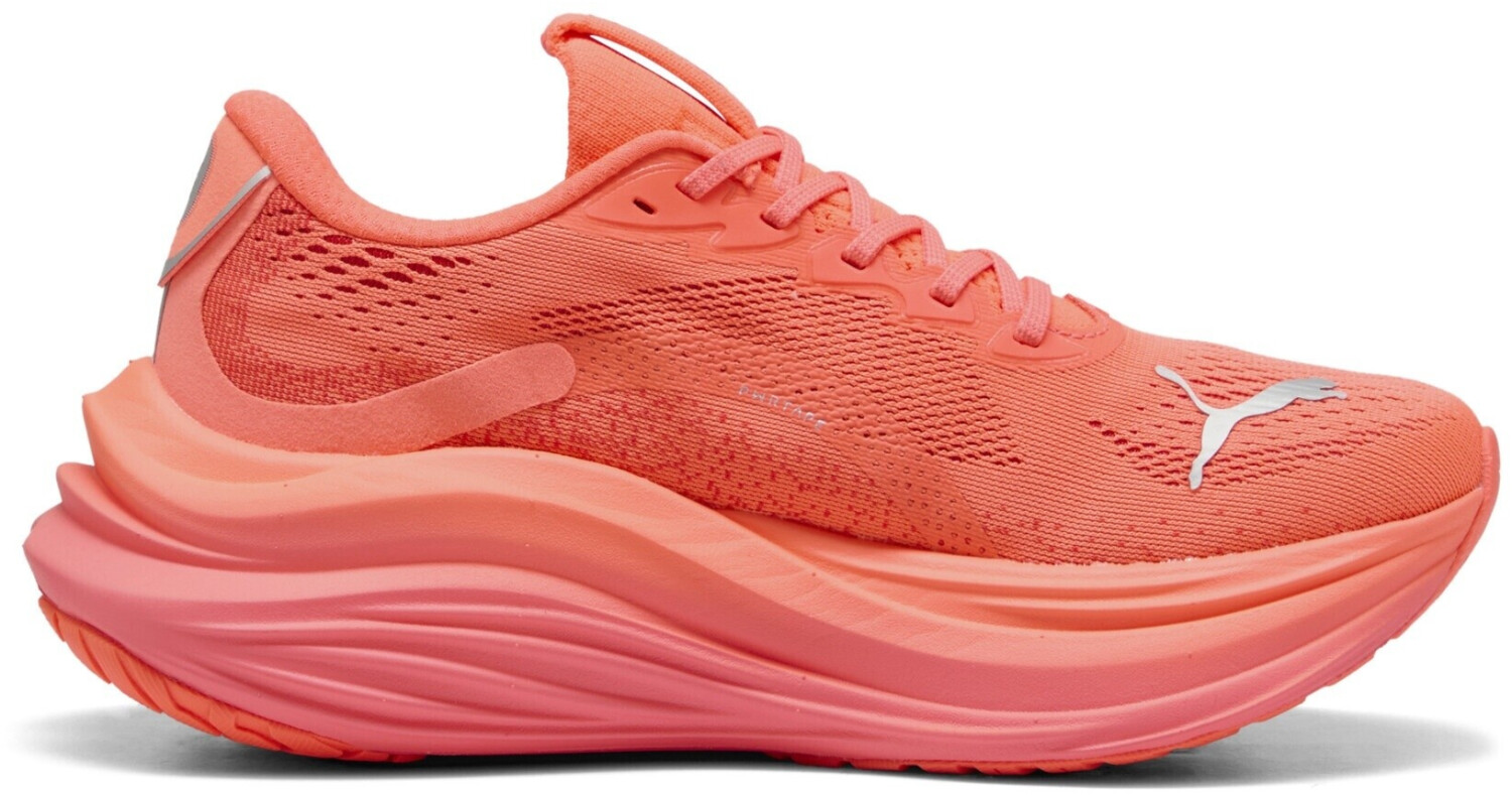 Puma MagMax Nitro red