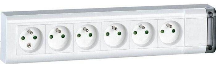 Legrand Bloc multiprise 6 prises fixable sans cordon blanc
