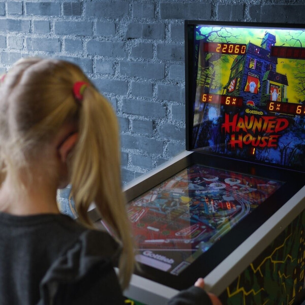 Arcade1Up Pinball Haunted House, Bild 4